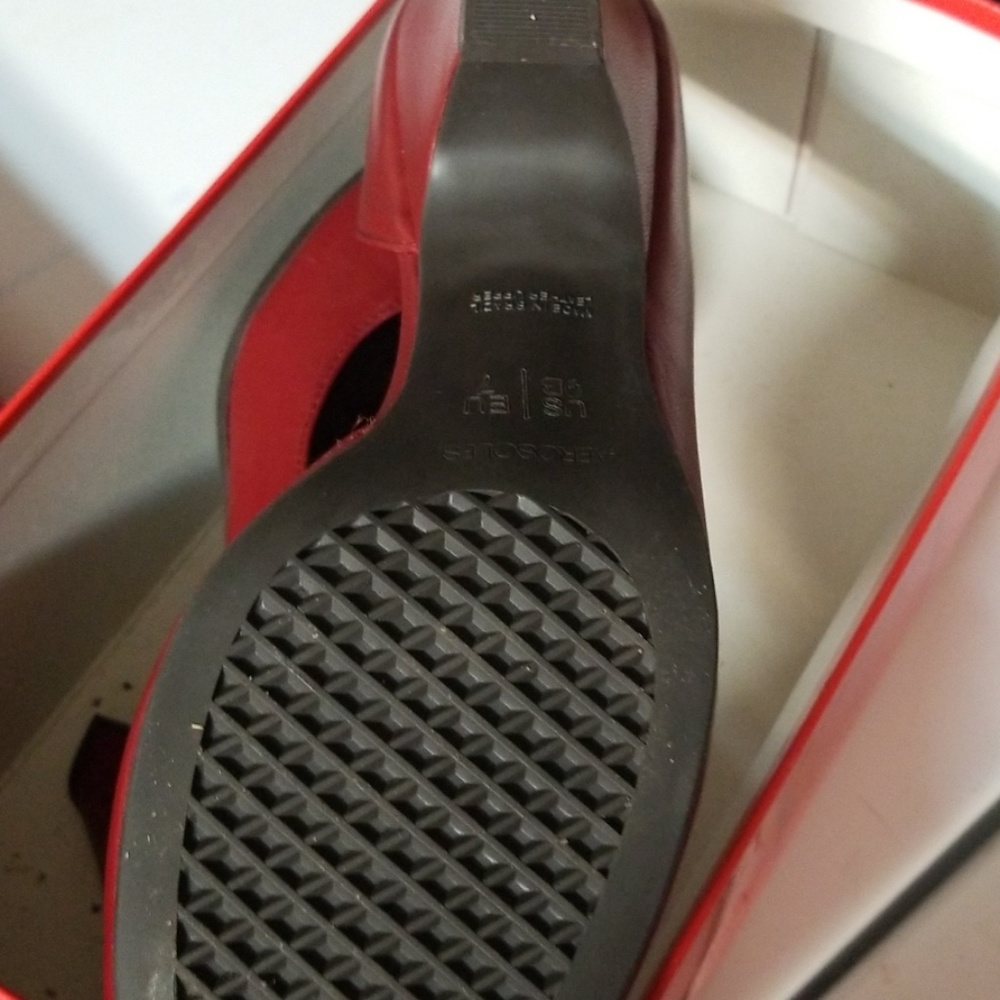 High heel - Picture 2 of 2